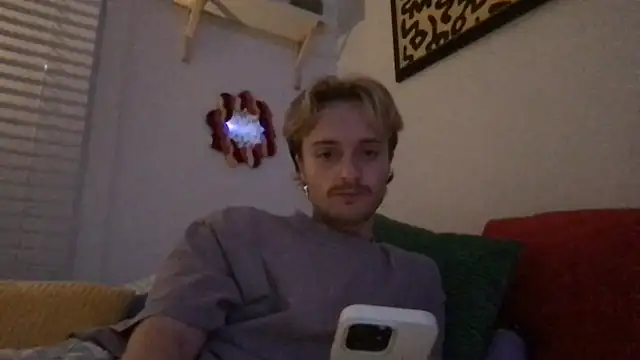 TwinkGaymer online show from April 29, 2026, 5:44 am