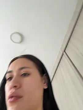 SerenaFox  online show from May 28, 2026, 2:34 pm