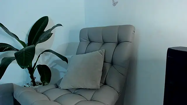 DakotaStills  online show from April 11, 2026, 10:41 am