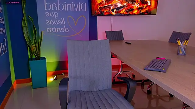 Diamondpierce online show from April 15, 2026, 7:51 pm