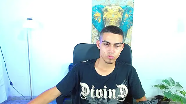 lucass 18 online show from April 10, 2026, 7:43 pm