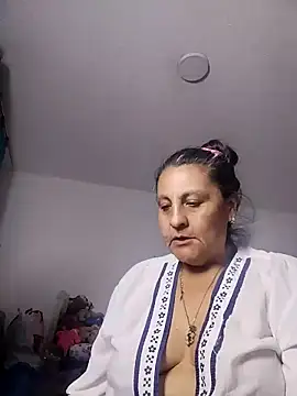 Merlyna Goldenss online show from April 8, 2026, 4:47 am