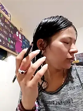 Ninffa sweet21 online show from April 8, 2026, 9:49 pm