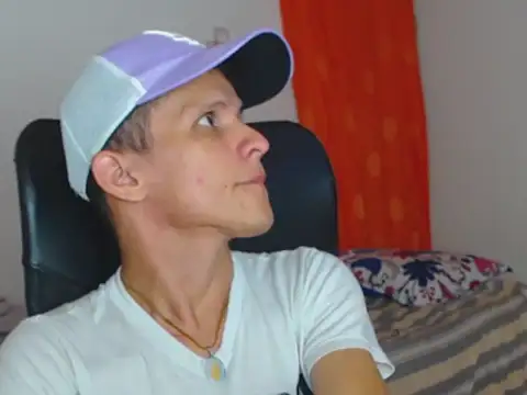 alejandro stone12 online show from April 18, 2026, 1:41 am