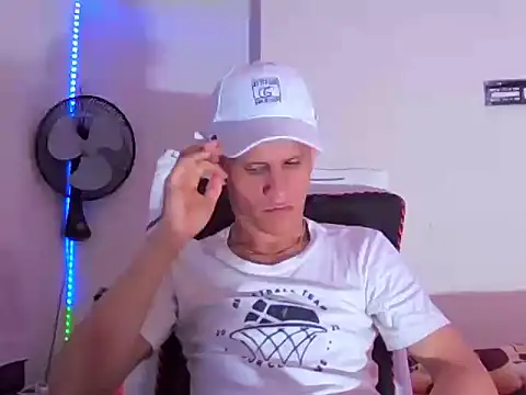 alejandro stone12 online show from May 19, 2026, 1:56 am