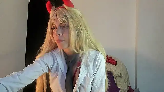 Nyxara- online show from April 11, 2026, 11:08 pm