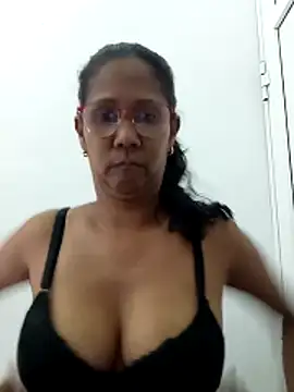 Karen La Flaca online show from April 1, 2026, 3:30 am