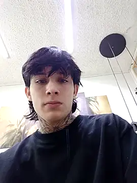 naty 18 online show from April 9, 2026, 3:52 am