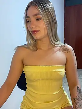 Snapshot of Catalina_bel chatting on July 5, 2026, 4:19 am Catalina bel online show from July 5, 2026, 4:19 am