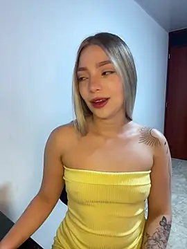Snapshot of Catalina_bel chatting on July 1, 2026, 2:45 am Catalina bel online show from July 1, 2026, 2:45 am