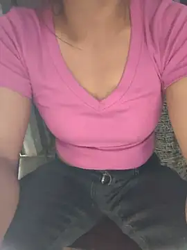 xinhxinh-cute online show from August 6, 2026, 3:34 am