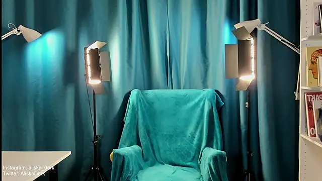 aaliska dark online show from March 30, 2026, 6:04 am