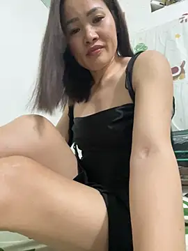 Lisa-07 online show from April 11, 2026, 5:27 pm