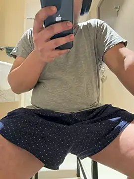 usemehowyoulike96 online show from March 26, 2026, 12:42 am