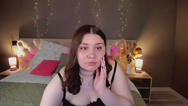 Maya Raay online show from April 9, 2026, 1:18 am