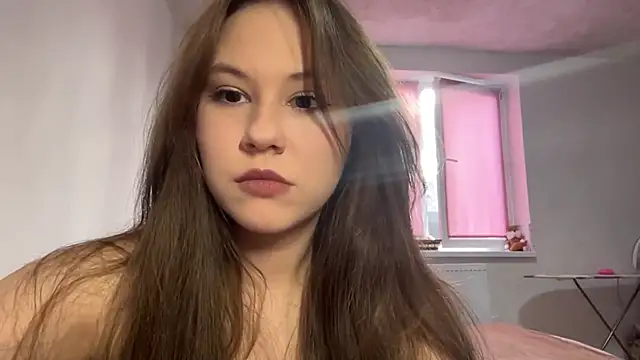 NyelleSpir online show from April 3, 2026, 1:39 pm