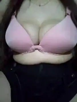 AnnieAngelxx online show from May 20, 2026, 2:25 pm