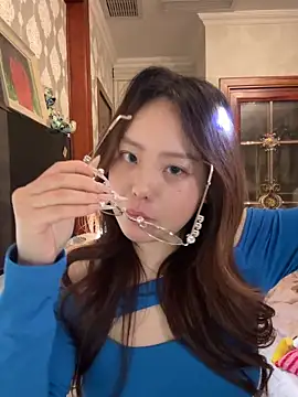 thelittlexx online show from April 1, 2026, 1:41 pm