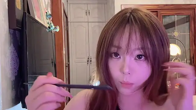 thelittlexx online show from May 20, 2026, 7:38 am