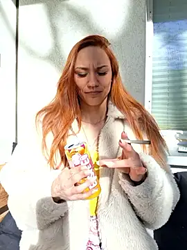 SlimBellaOfficial online show from April 4, 2026, 3:07 pm