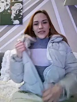 SlimBellaOfficial online show from March 31, 2026, 7:05 pm