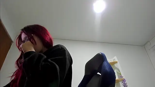 Sara Red X online show from March 30, 2026, 7:32 am