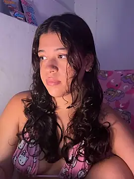 IvyRousex online show from April 17, 2026, 9:06 pm