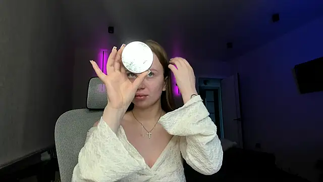 BunnyShinex online show from May 25, 2026, 6:23 am