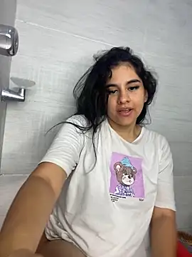 Gabyfosterr   online show from April 5, 2026, 5:41 pm