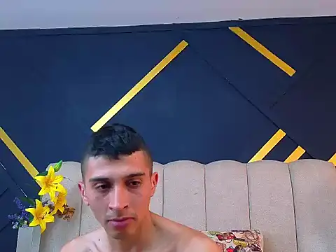 MiaANDronyy online show from March 29, 2026, 7:26 pm