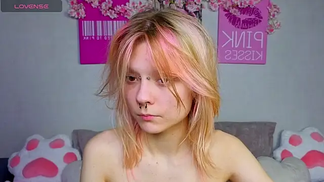 PerryKitty online show from April 15, 2026, 7:58 pm