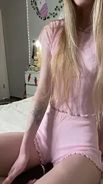 AvaTayloor online show from April 4, 2026, 8:21 am