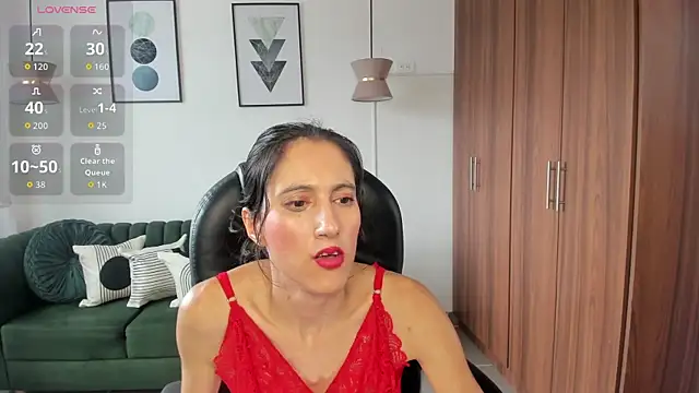 Shary leon online show from June 1, 2026, 7:13 pm