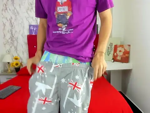 Alejandra and James  online show from April 17, 2026, 11:13 am