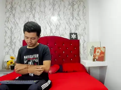 Alejandra and James  online show from April 6, 2026, 11:33 am