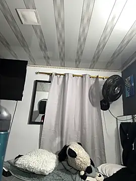 CAROLYNFOSTER online show from April 9, 2026, 9:37 am