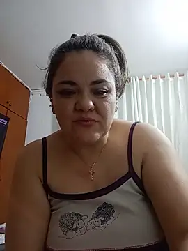 Natashablade   online show from May 16, 2026, 2:32 am