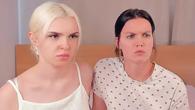 JuliannPaysour online show from April 10, 2026, 7:37 am