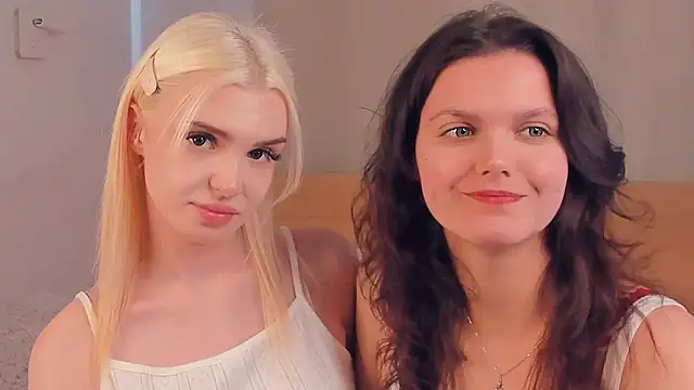 JuliannPaysour online show from April 9, 2026, 7:36 am