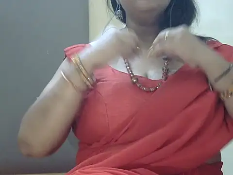 SweetRashii online show from March 31, 2026, 5:42 am