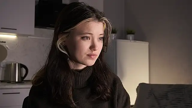 ShyAkemis online show from April 10, 2026, 3:08 pm