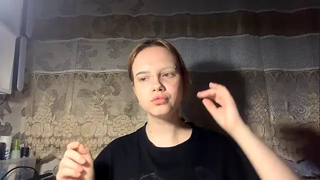 KrystenHoye online show from April 12, 2026, 4:10 pm