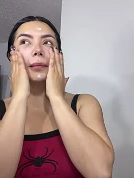 Cami olarte online show from April 9, 2026, 5:31 am