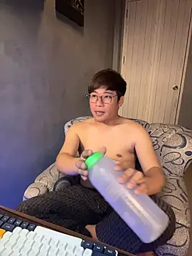 Titanryu online show from April 8, 2026, 4:08 pm