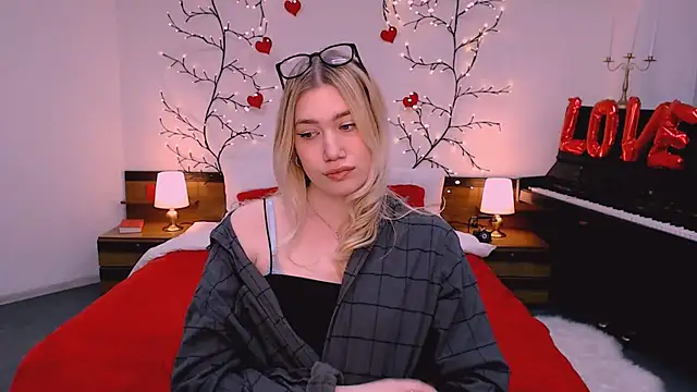 blonde angell online show from April 3, 2026, 2:45 pm