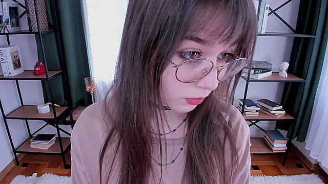 LaelIvie online show from April 12, 2026, 9:01 am