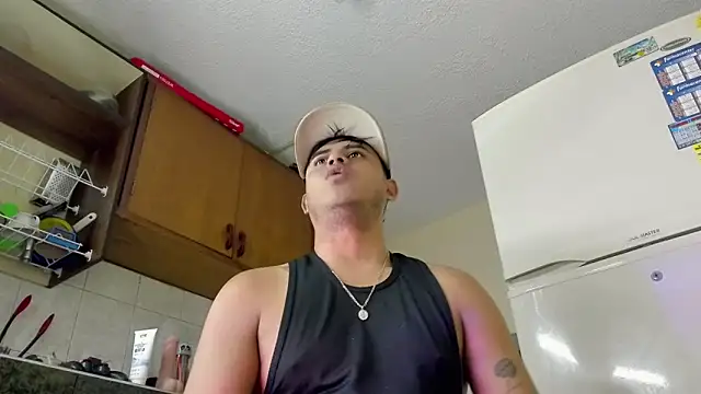 Zaym Liam online show from April 14, 2026, 9:09 pm