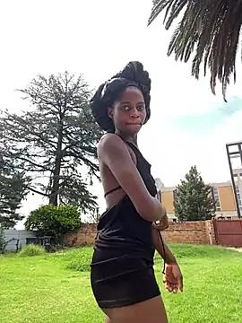 DarkChocolateSlender  online show from March 28, 2026, 12:17 pm