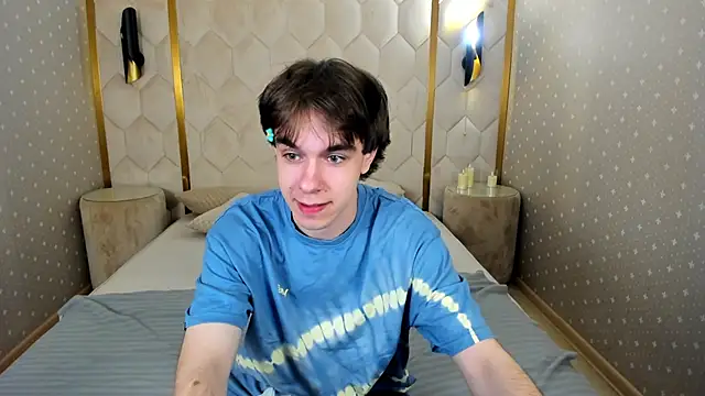 Snapshot of DaveBevy chatting on May 22, 2026, 7:12 pm DaveBevy online show from May 22, 2026, 7:12 pm