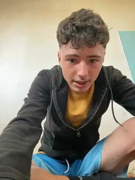 denysio69 online show from April 7, 2026, 7:54 am